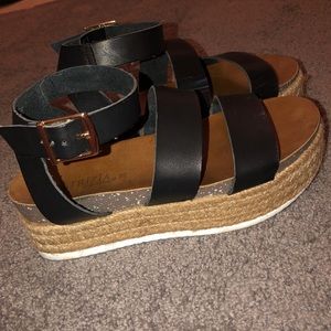 Espadrille platform sandal